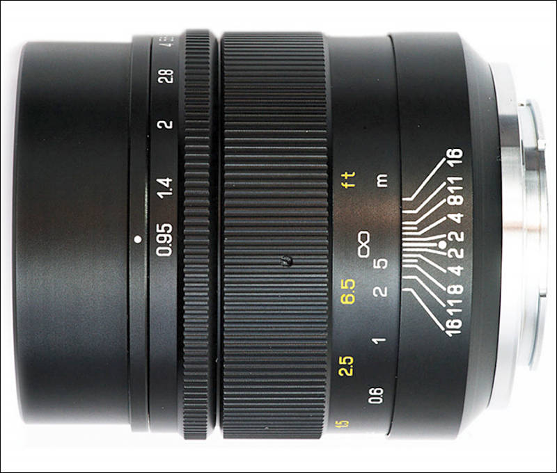 mitakon_35mm_f95_2.jpg